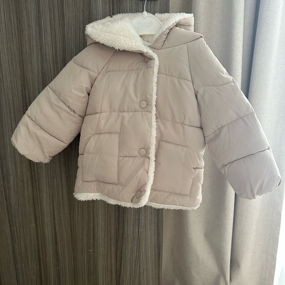 Cozy Beige Puffer Jacket with Faux Fur Trim. Size 9-12M, 80cm - Picture 1 of 6